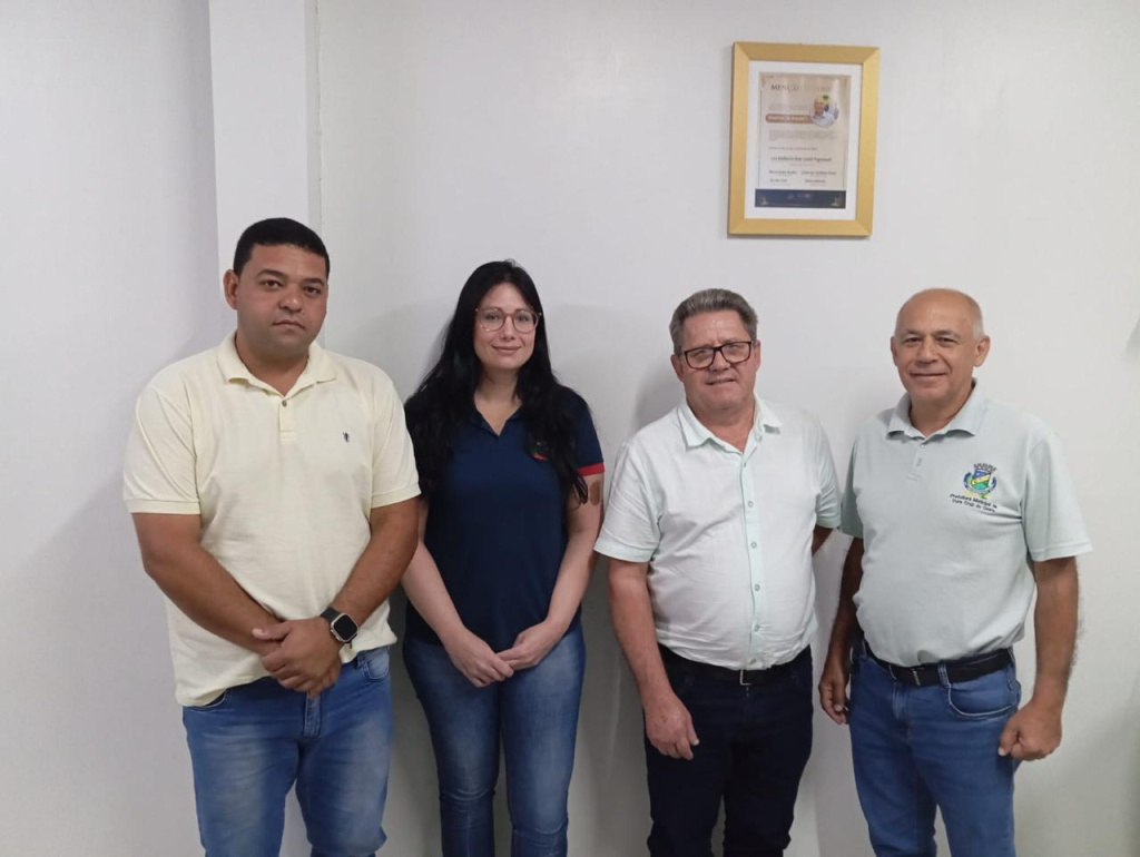 Visita do Prefeito de Missal e secretária de Administração